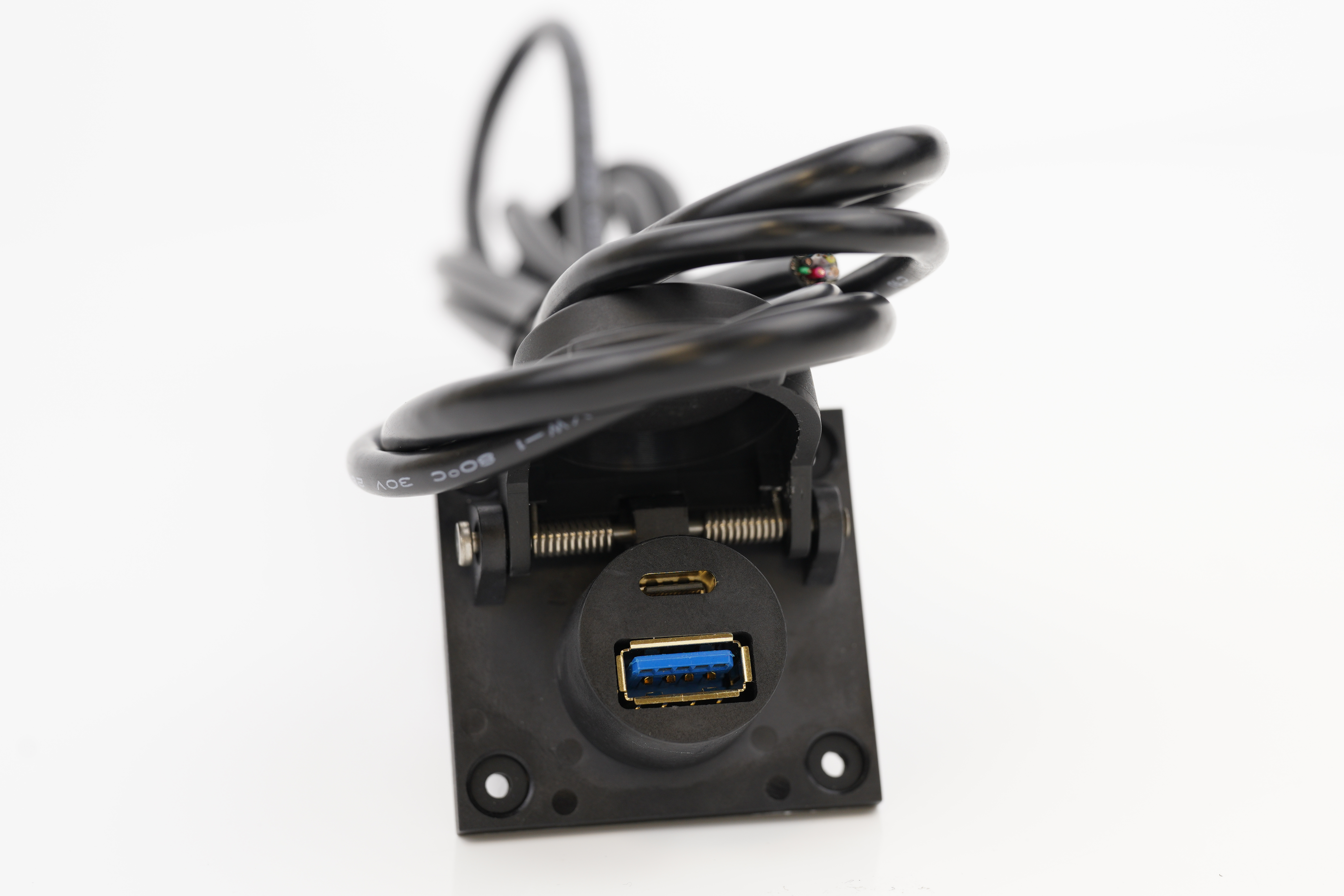 USB-A, USB-C